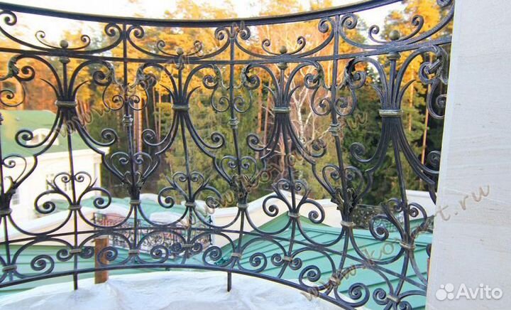 Кованый балкон для дачи