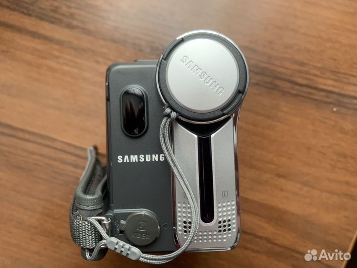 Видеокамера Samsung VP-D352i