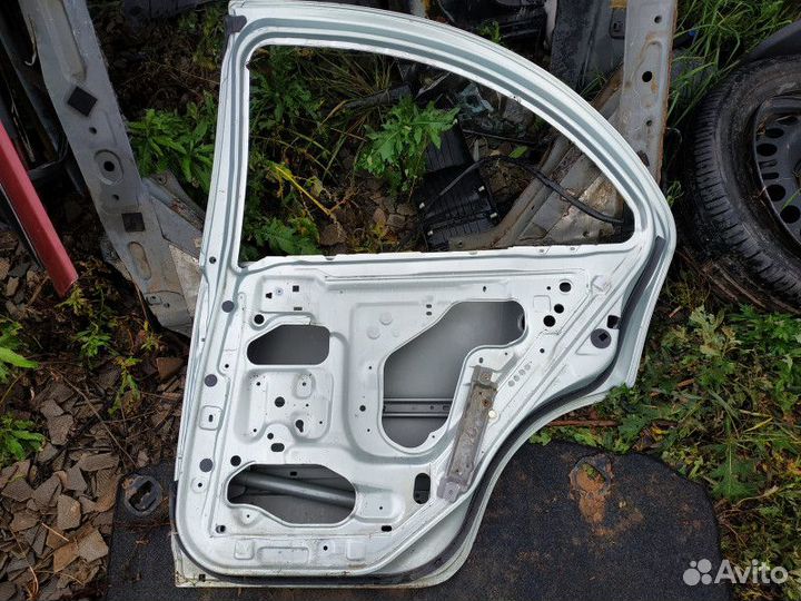 Дверь задняя правая Nissan Almera Classic 1.6