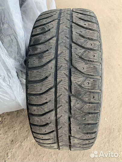 Bridgestone Ice Cruiser 7000 205/50 R17