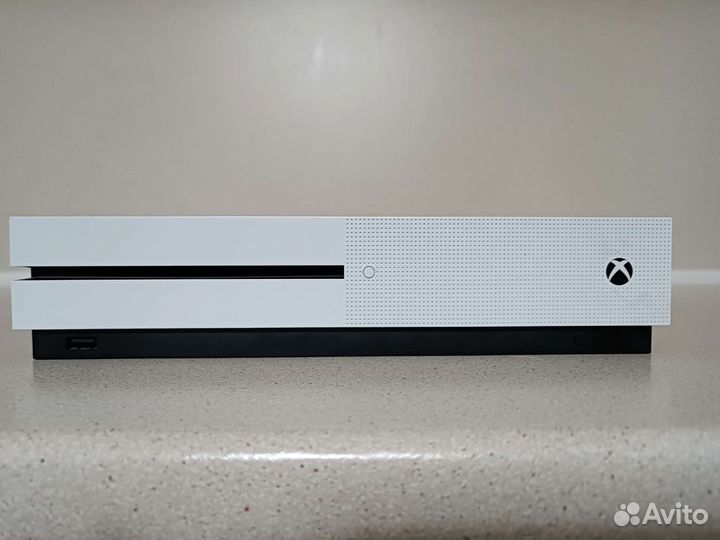 Приставка Xbox One s