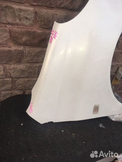 Крыло переднее правое Toyota Funcargo NCP20