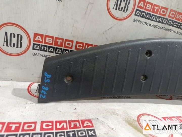 Пластик замка багажника toyota succeed