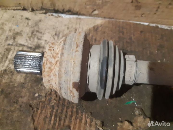 Привод задний правый Volkswagen Tiguan