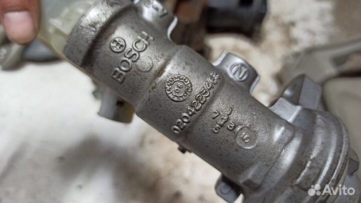 Главный тормозной цилиндр Toyota Camry V40 2006-2011г