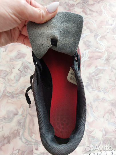 Футбольные бутсы nike