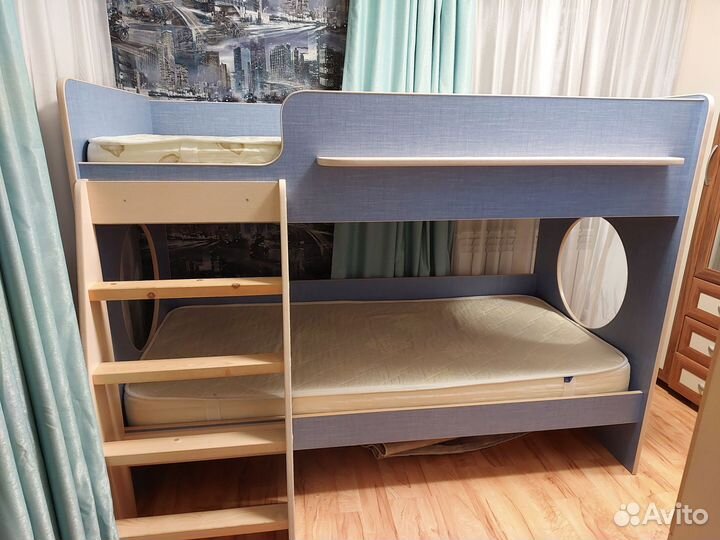 Двухъярусная кровать бу с матрасами