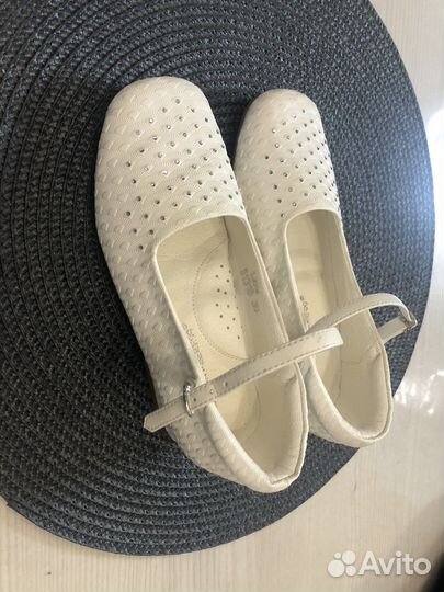 Туфли для девочки белые 30