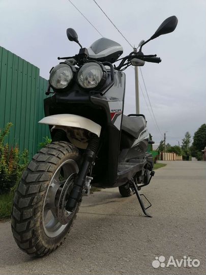Продаю скутер racer 150