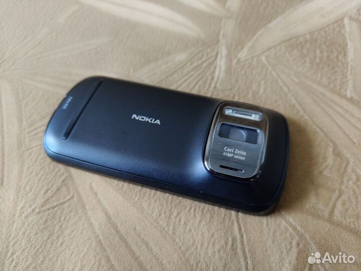 Nokia 808 PureView, 16 ГБ