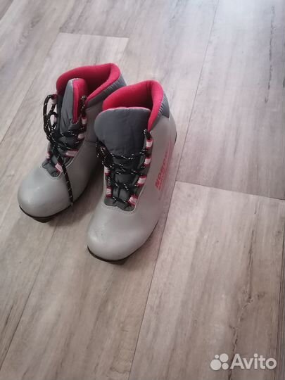 Лыжные ботинки