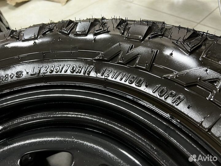 Комплект грязевых колес Maxxis Razr MT 285/70/R17