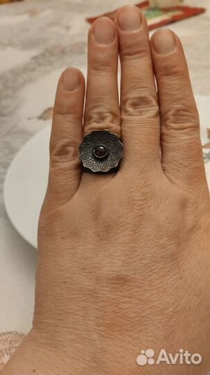 Кольцо серебряное с гранатом,размер 18-18,5