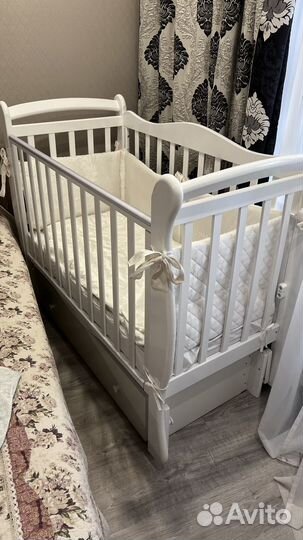 Детская кровать и комплект на выписку