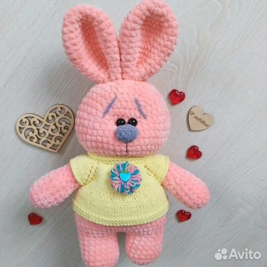 Вязаные игрушки зайка