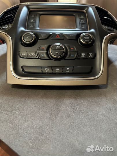 Магнитола Uconnect 5.0 Jeep Grand Cherokee WK2