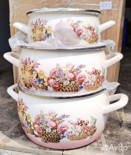 Комплект эмалированных кастрюль