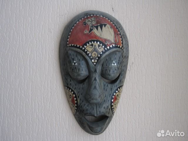 Маска настенная