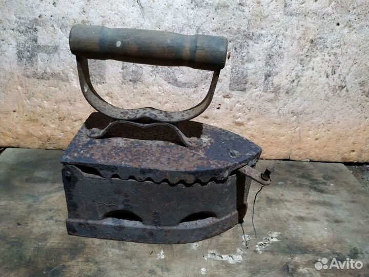 Чугунный утюг