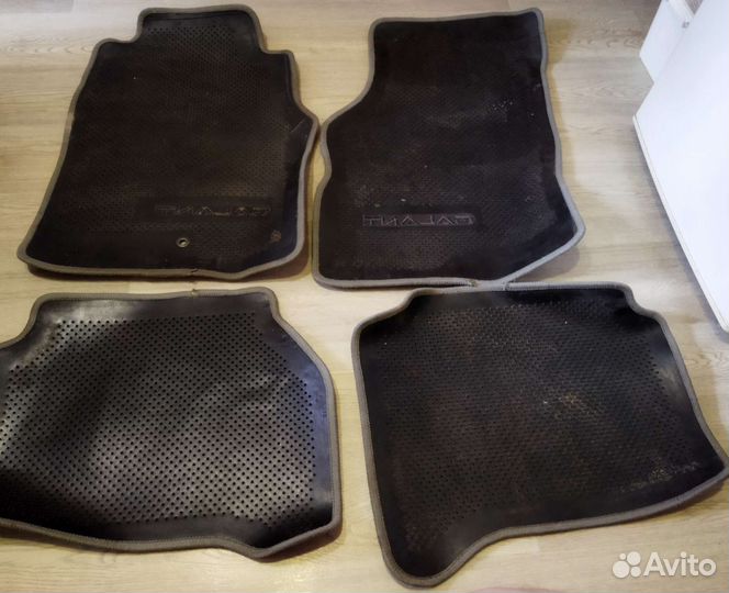 Комплект велюровых ковриков на Mitsubishi Galant