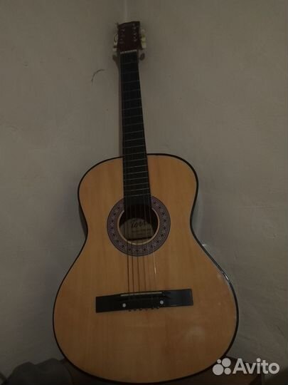 Акустическая гитара