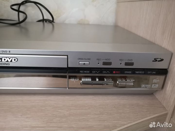 DVD-рекордер Panasonic DMR-E100H