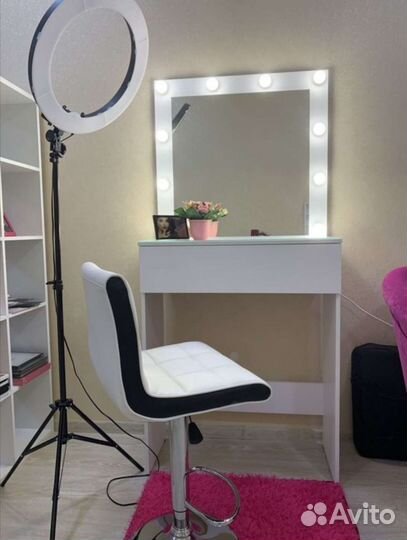 Гримерное зеркало с подсветкой / визажный стол