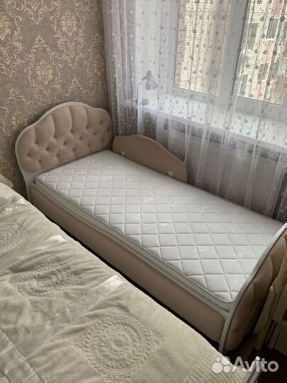 Кровать для девочки бежевая