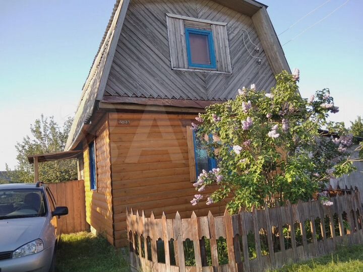 Дача 20 м² на участке 10 сот.