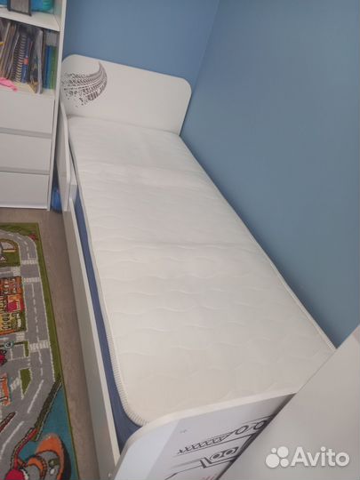 Детская кровать с матрасом