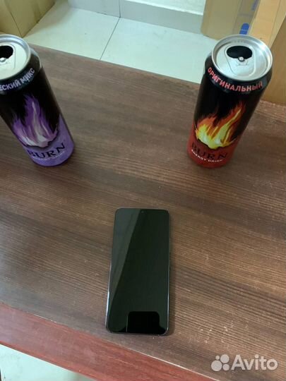 Samsung Galaxy S22, 8/256 ГБ