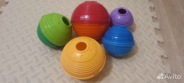 Пирамидка и стаканчики fisher price