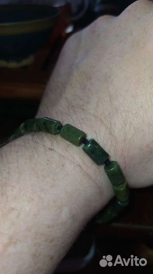 Нефритовый браслет