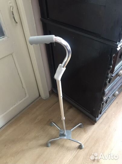 Трость четырехопорная армед