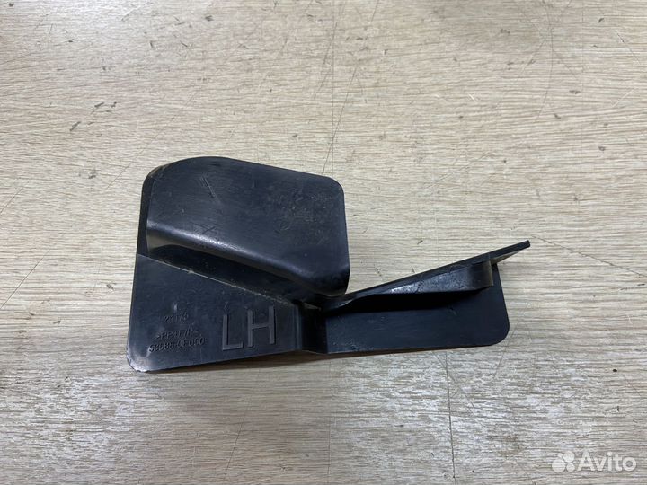 Пыльник задний левый Toyota Highlander 70