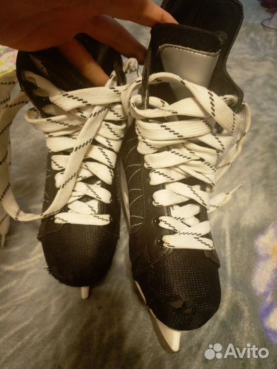 Хоккейные коньки