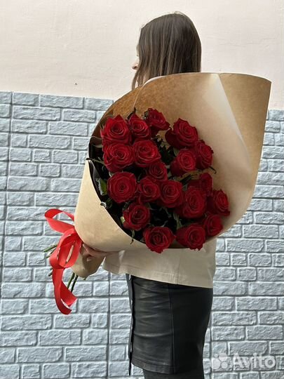 Букет 19 красных роз 70см