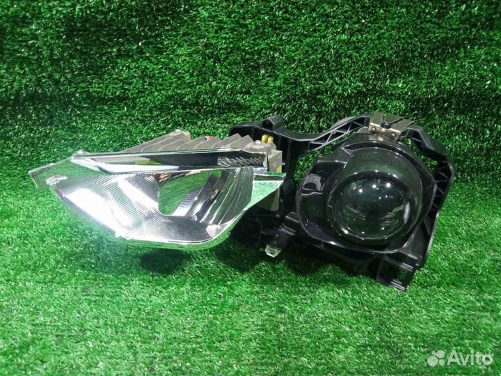 Линза фары Infiniti QX80 (17) с корректором б/у де