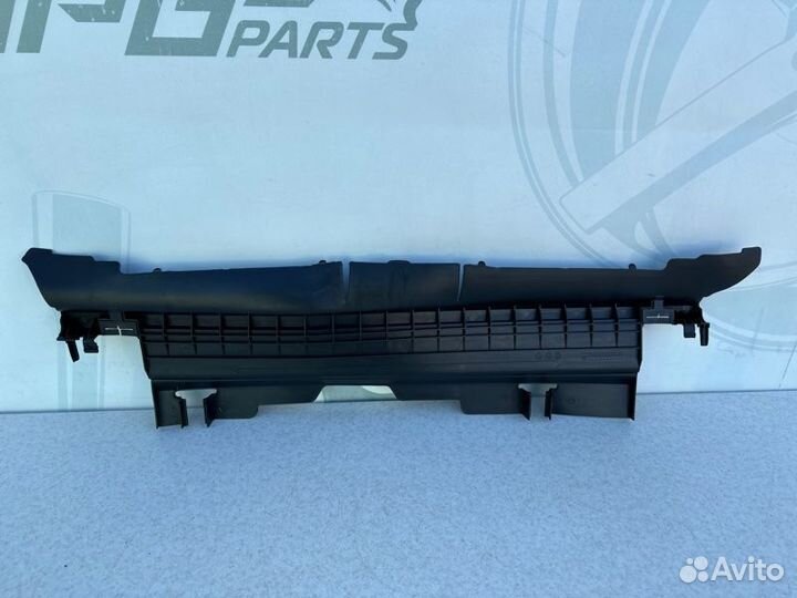 Дефлектор радиатора нижний Mercedes E W213