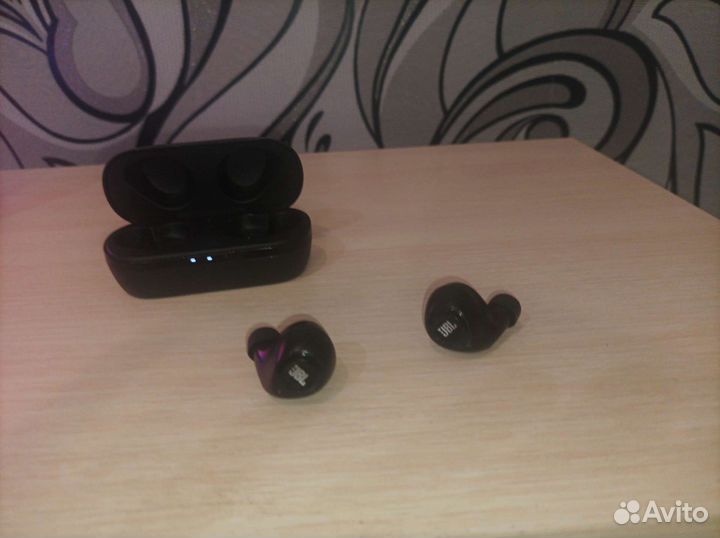 Беспроводные наушники JBL C100TWS