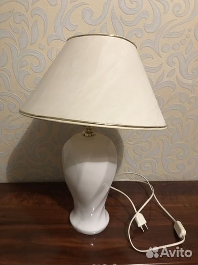 Лампа настольная