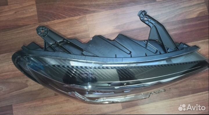 Фара на Весту NG