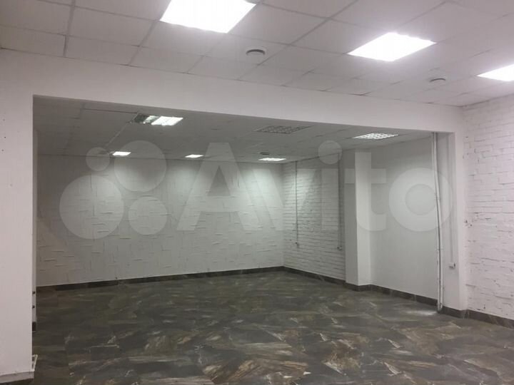 Торговая площадь, 65 м²