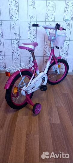 Детский велосипед четырехколесный 16
