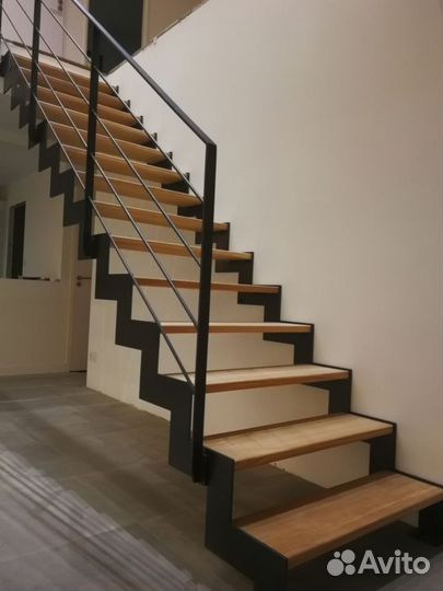 Лестница металлокаркас Металлические лестницы