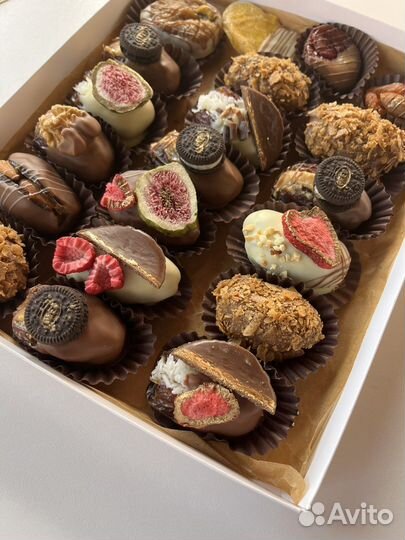 Королевские финики с арахисовой пастой