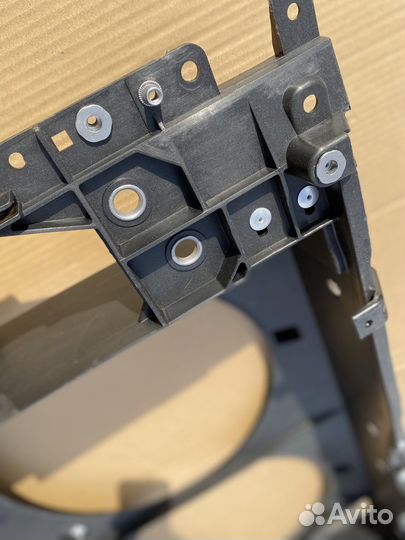 Передня панель, телевизор инфинити кузов S51