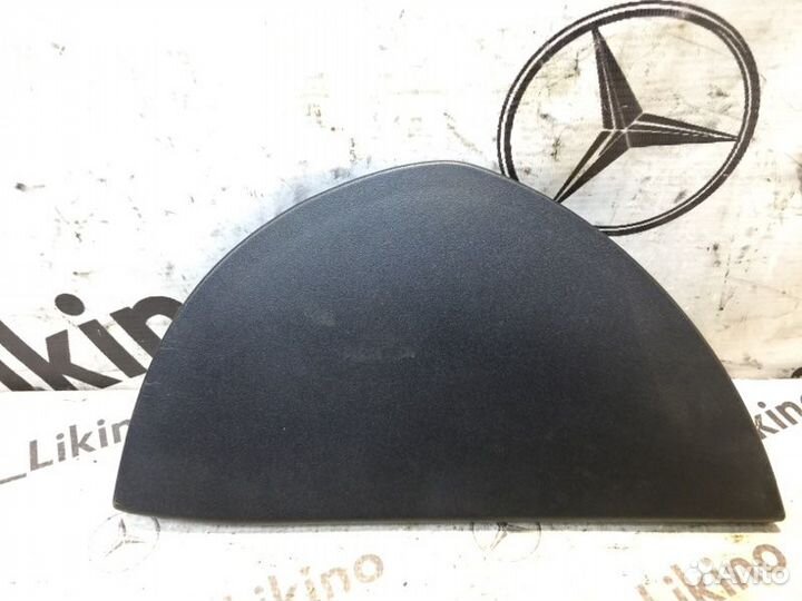 Накладка торпедо правая Mercedes S-Class W221
