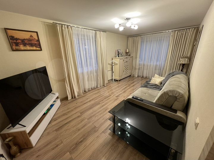 2-к. квартира, 43 м², 3/5 эт.