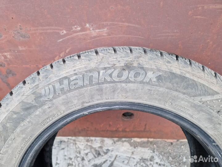 Hankook Winter I'Cept IZ2 215/60 R17 96